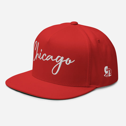 Casquette Snapback, brodée « Chicago », en Rouge, vue de trois quarts