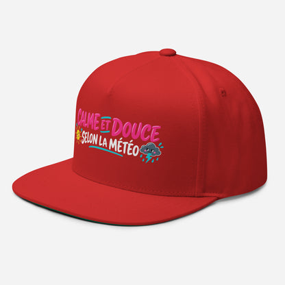 Casquette Snapback, brodée « Calme et douce selon la météo », en Rouge, vue de trois quarts, image 22