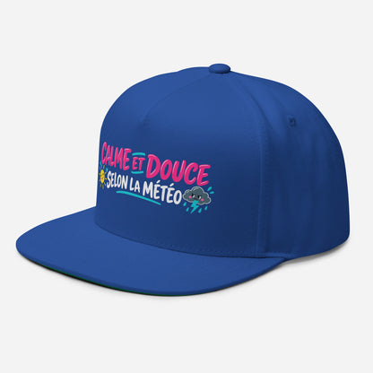 Casquette Snapback, brodée « Calme et douce selon la météo », en Bleu Roi, vue de trois quarts, image 16