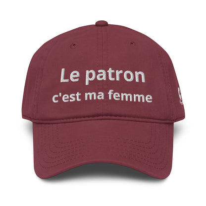 Casquette Baseball, brodée « Le patron c'est ma femme », en Bordeaux, vue de face, image 15