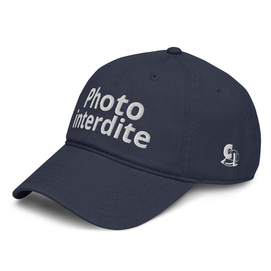 Casquette Baseball, brodée « Photo interdite », en Bleu Marine, vue de trois quarts