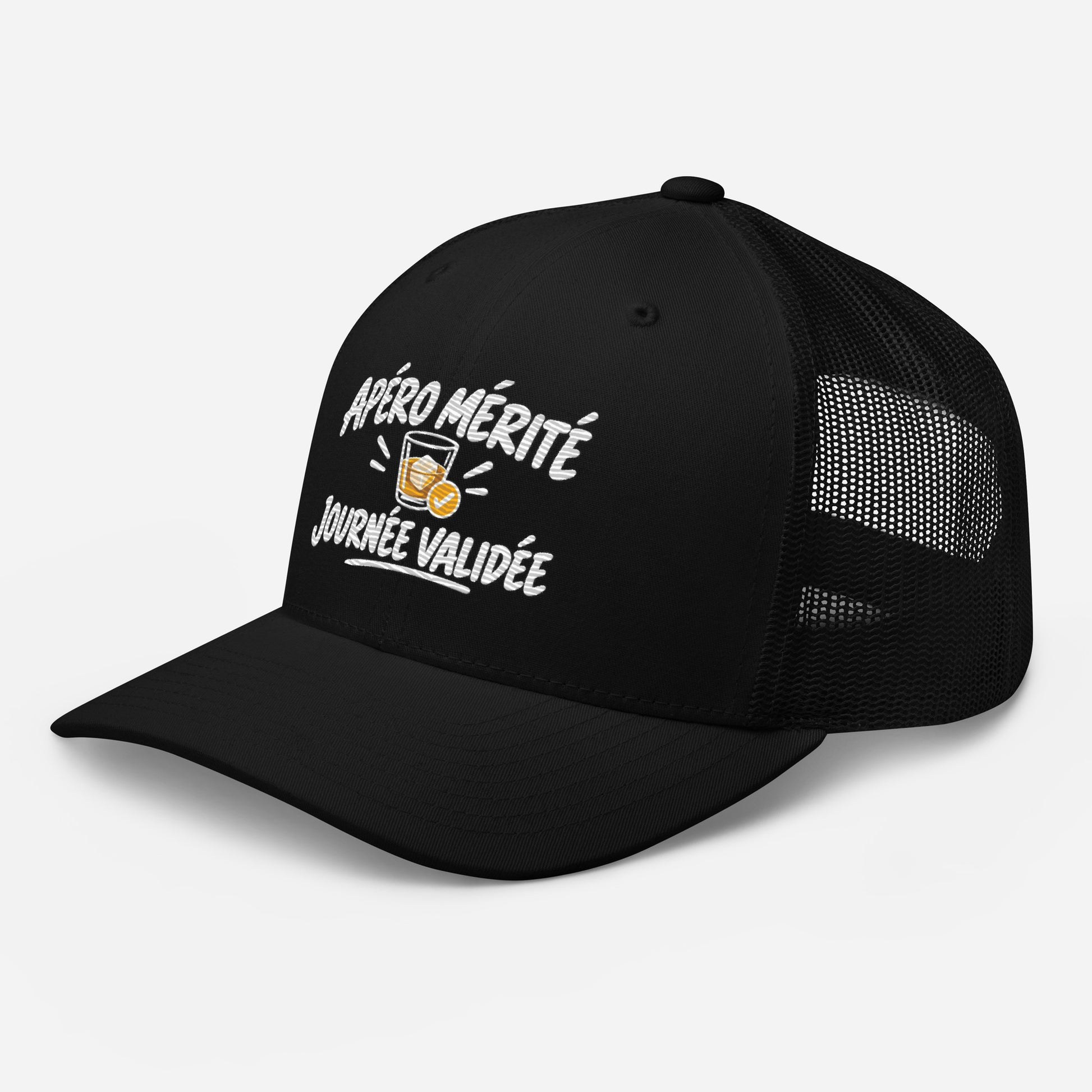 Casquette Trucker, brodée « Apéro mérité, journée validée », en Noir, vue de trois quarts, image 5