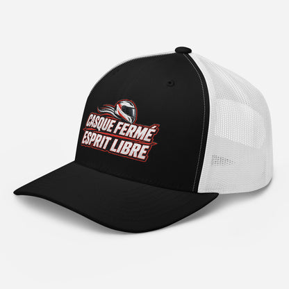 Casquette Trucker, brodée « Casque fermé, esprit libre », en Noir, vue de trois quarts, image 11