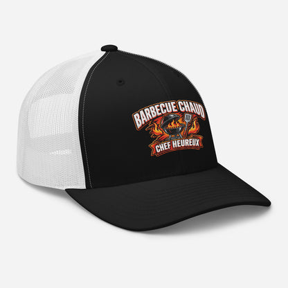 Casquette Trucker, brodée « Barbecue chaud, chef heureux », en Noir, vue de trois quarts, image 13