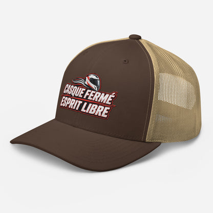 Casquette Trucker, brodée « Casque fermé, esprit libre », en Kaki, vue de trois quarts, image 46
