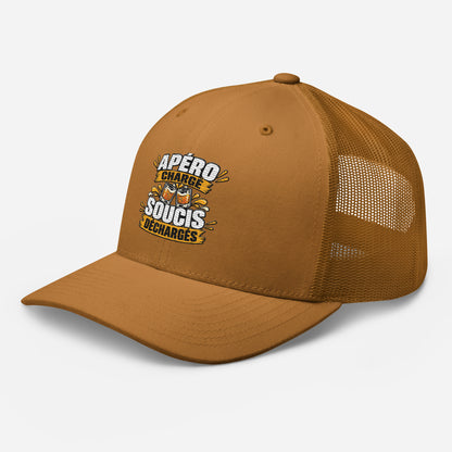 Casquette Trucker, brodée « Apéro chargé, soucis déchargés », en Caramel, vue de trois quarts, image 65