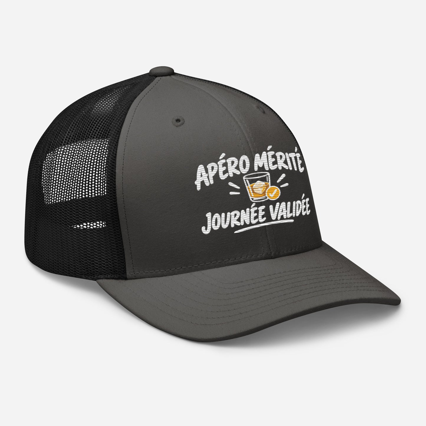 Casquette Trucker, brodée « Apéro mérité, journée validée », en Noir, vue de trois quarts, image 31