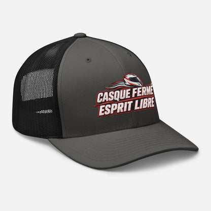 Casquette Trucker, brodée « Casque fermé, esprit libre », en Noir, vue de trois quarts, image 30