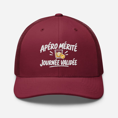 Casquette Trucker, brodée « Apéro mérité, journée validée », en Canneberge, vue de face, image 32