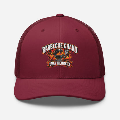 Casquette Trucker, brodée « Barbecue chaud, chef heureux », en Canneberge, vue de face, image 32
