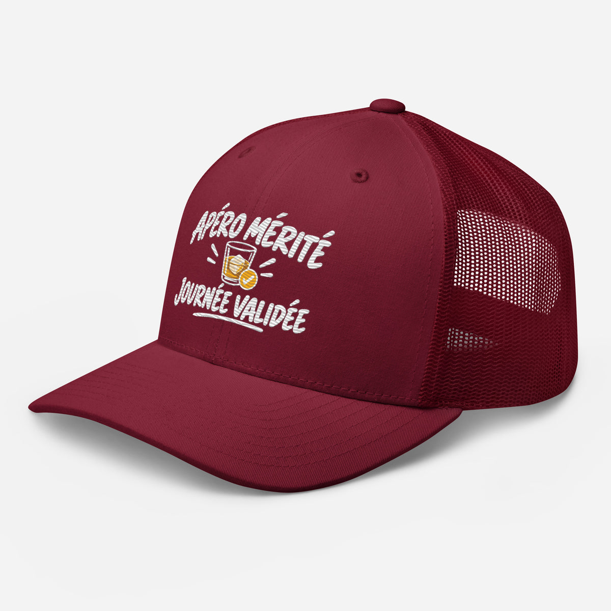 Casquette Trucker, brodée « Apéro mérité, journée validée », en Canneberge, vue de trois quarts, image 35