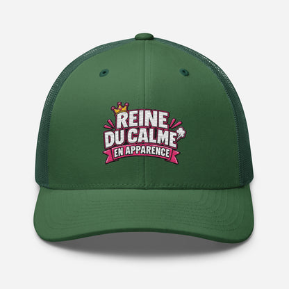 Casquette Trucker, brodée « Reine du calme, en apparence », vue de face, image 56