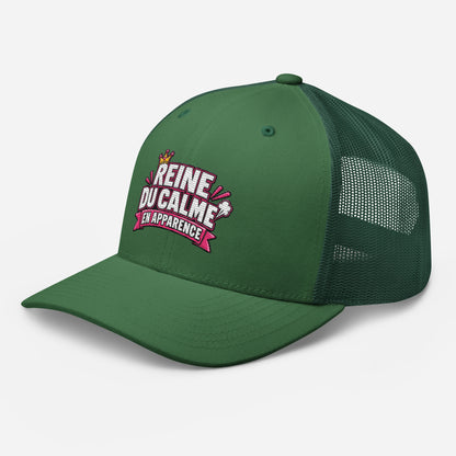 Casquette Trucker, brodée « Reine du calme, en apparence », vue de trois quarts, image 59