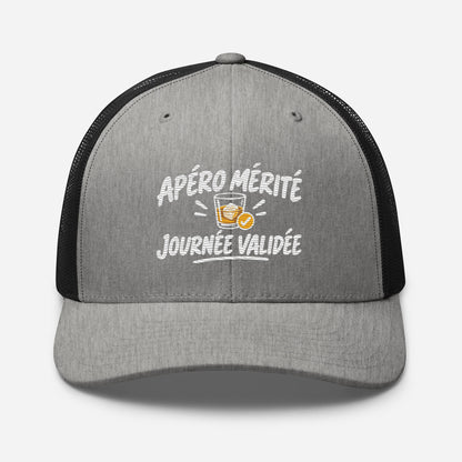 Casquette Trucker, brodée « Apéro mérité, journée validée », en Noir, vue de face, image 68