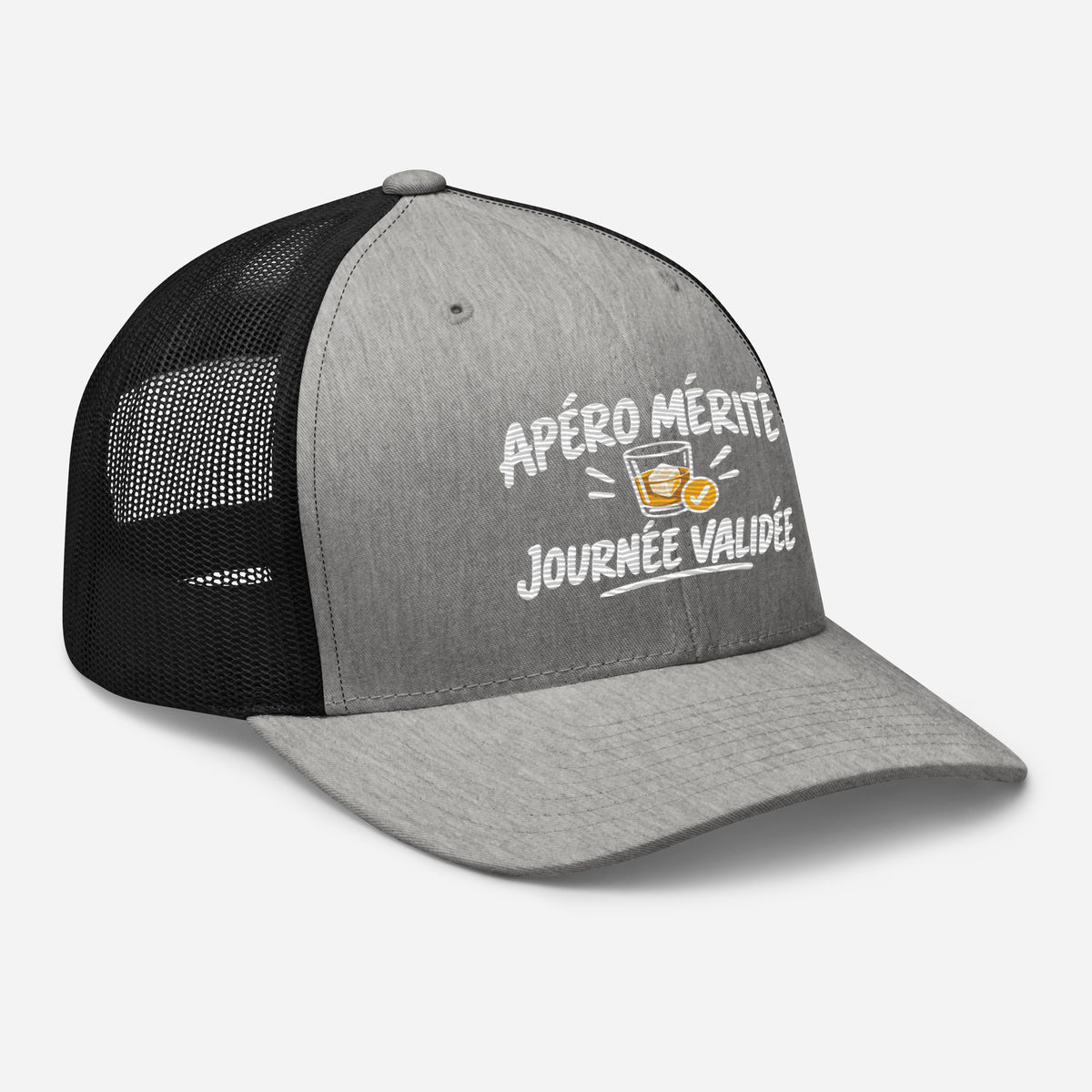 Casquette Trucker, brodée « Apéro mérité, journée validée », en Noir, vue de trois quarts, image 72