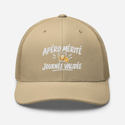 Casquette Trucker, brodée « Apéro mérité, journée validée », en Kaki, vue de face, image 86