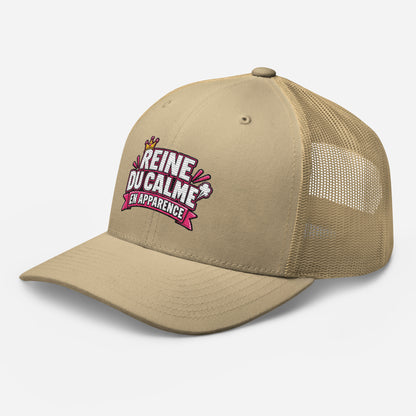 Casquette Trucker, brodée « Reine du calme, en apparence », en Kaki, vue de trois quarts, image 89