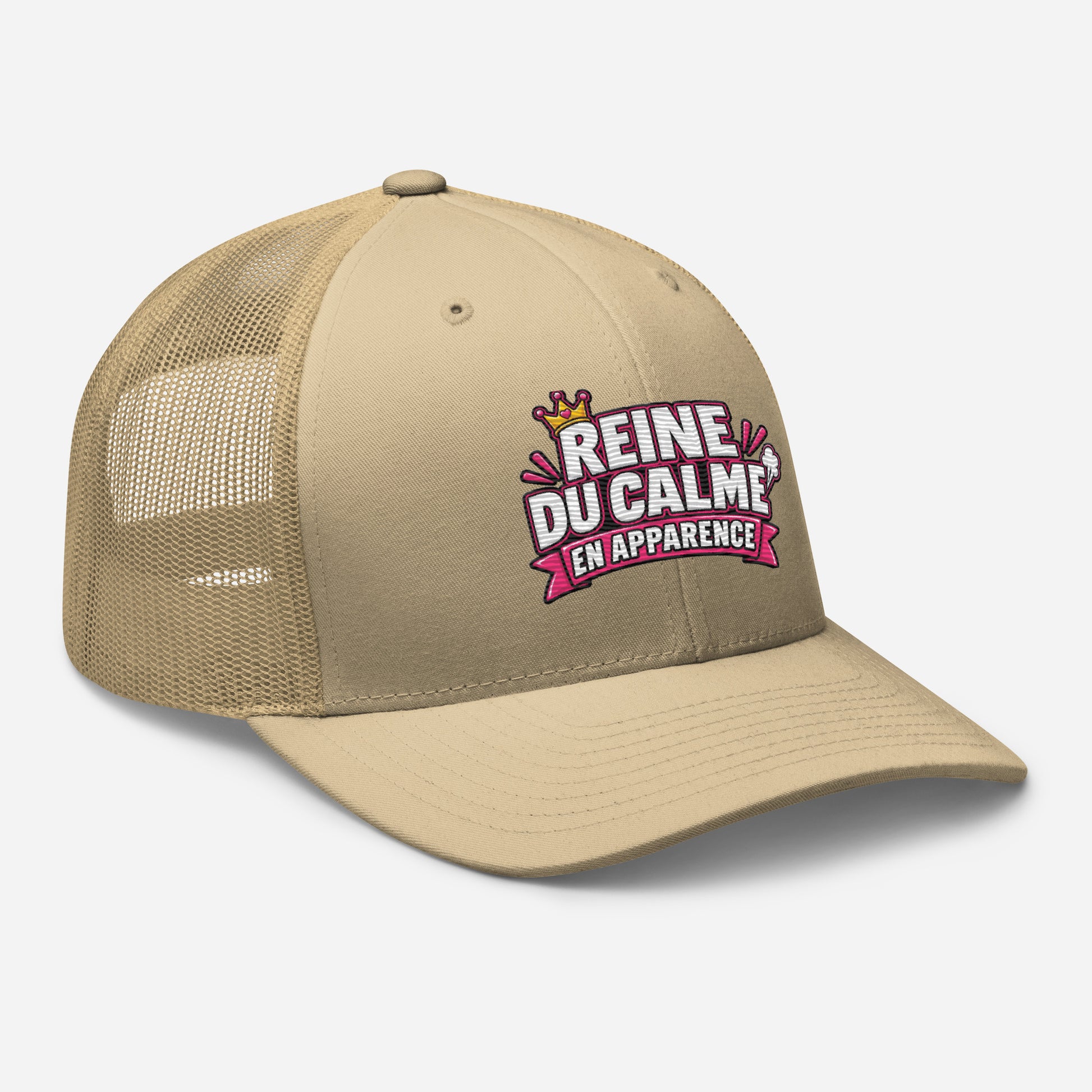 Casquette Trucker, brodée « Reine du calme, en apparence », en Kaki, vue de trois quarts, image 91