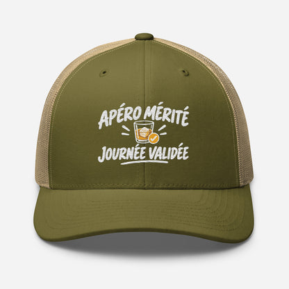 Casquette Trucker, brodée « Apéro mérité, journée validée », en Kaki, vue de face, image 92