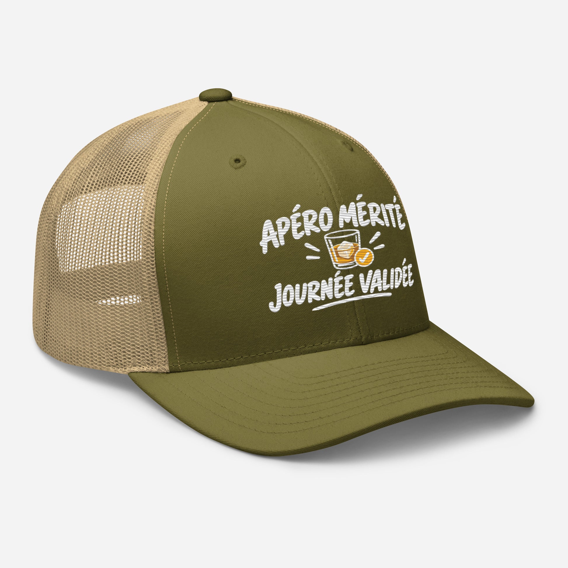 Casquette Trucker, brodée « Apéro mérité, journée validée », en Kaki, vue de trois quarts, image 96