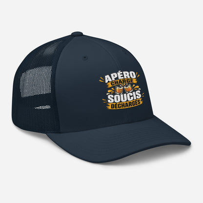 Casquette Trucker, brodée « Apéro chargé, soucis déchargés », en Bleu Marine, vue de trois quarts, image 19