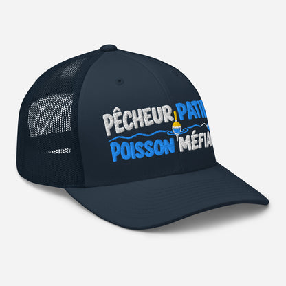 Casquette Trucker, brodée « Pêcheur patient, poisson méfiant », en Bleu Marine, vue de trois quarts, image 19