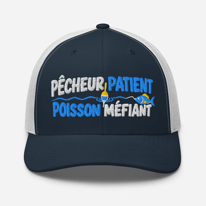 Casquette Trucker, brodée « Pêcheur patient, poisson méfiant », en Bleu Marine, vue de face, image 21