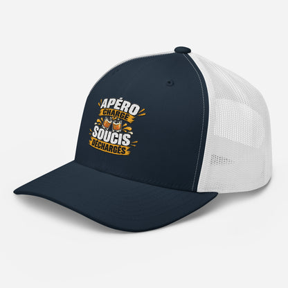 Casquette Trucker, brodée « Apéro chargé, soucis déchargés », en Bleu Marine, vue de trois quarts, image 23