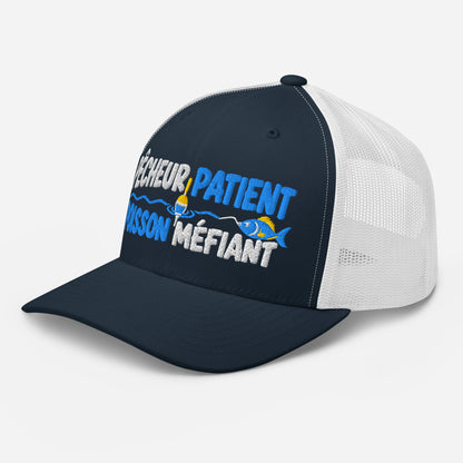Casquette Trucker, brodée « Pêcheur patient, poisson méfiant », en Bleu Marine, vue de trois quarts, image 23