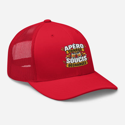 Casquette Trucker, brodée « Apéro chargé, soucis déchargés », en Rouge, vue de trois quarts, image 43