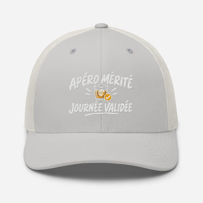 Casquette Trucker, brodée « Apéro mérité, journée validée », vue de face, image 79