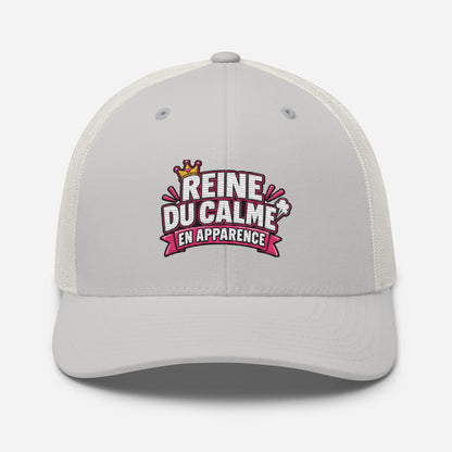 Casquette Trucker, brodée « Reine du calme, en apparence », vue de face, image 80