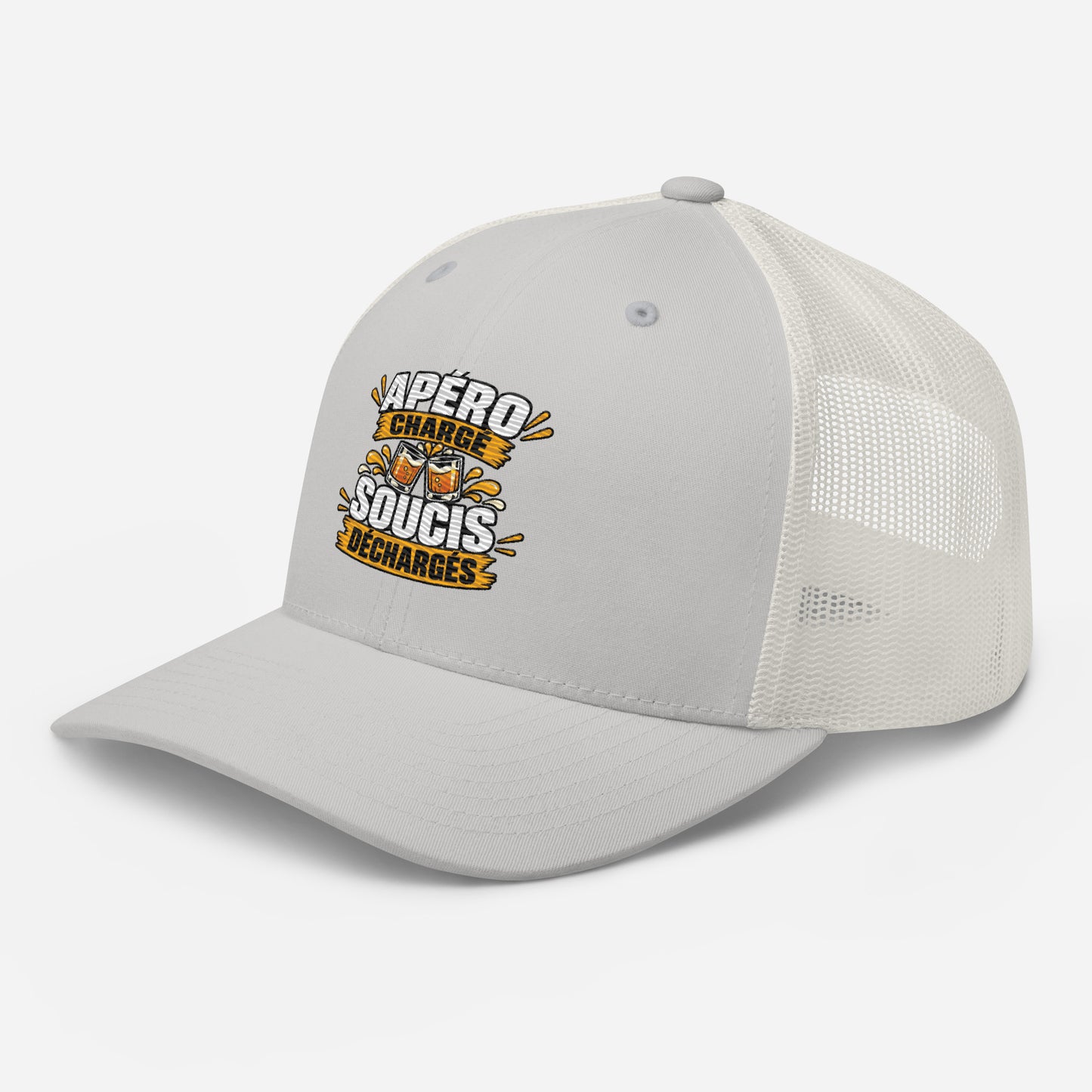 Casquette Trucker, brodée « Apéro chargé, soucis déchargés », vue de trois quarts, image 82