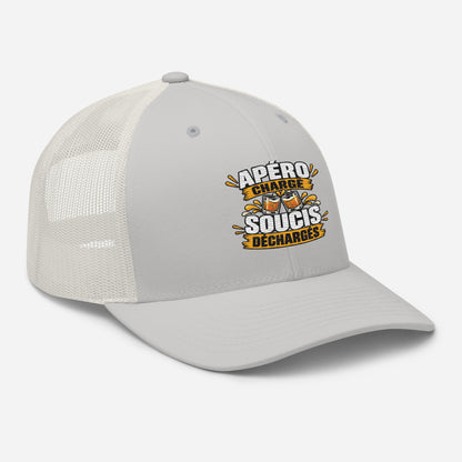 Casquette Trucker, brodée « Apéro chargé, soucis déchargés », vue de trois quarts, image 84