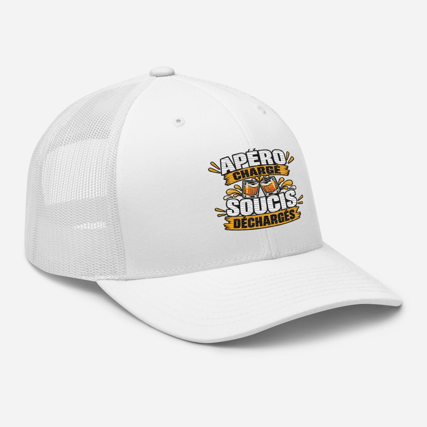 Casquette Trucker, brodée « Apéro chargé, soucis déchargés », vue de trois quarts, image 102