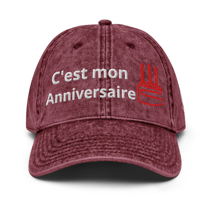 Casquette Baseball, brodée « C'est mon anniversaire », en Bordeaux, vue de face, image 4