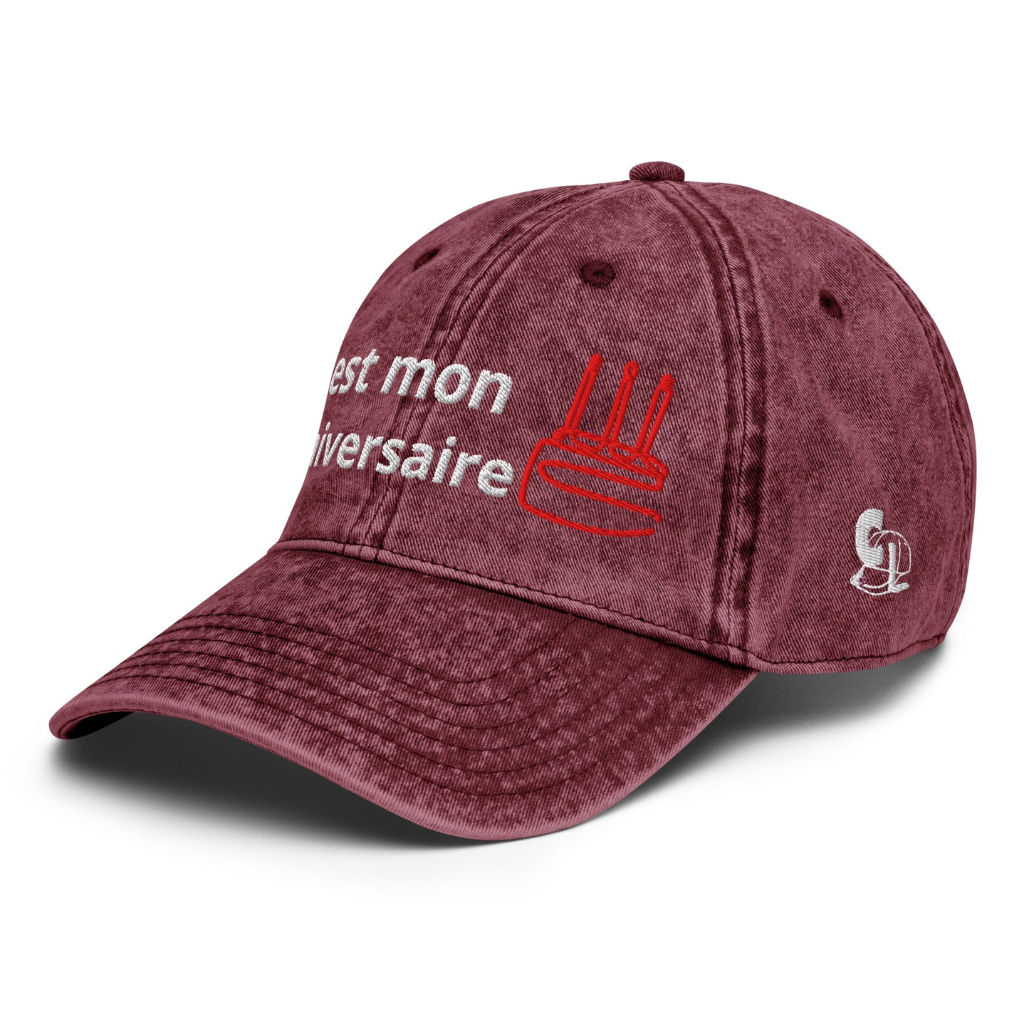 Casquette Baseball, brodée « C'est mon anniversaire », en Bordeaux, vue de trois quarts, image 18