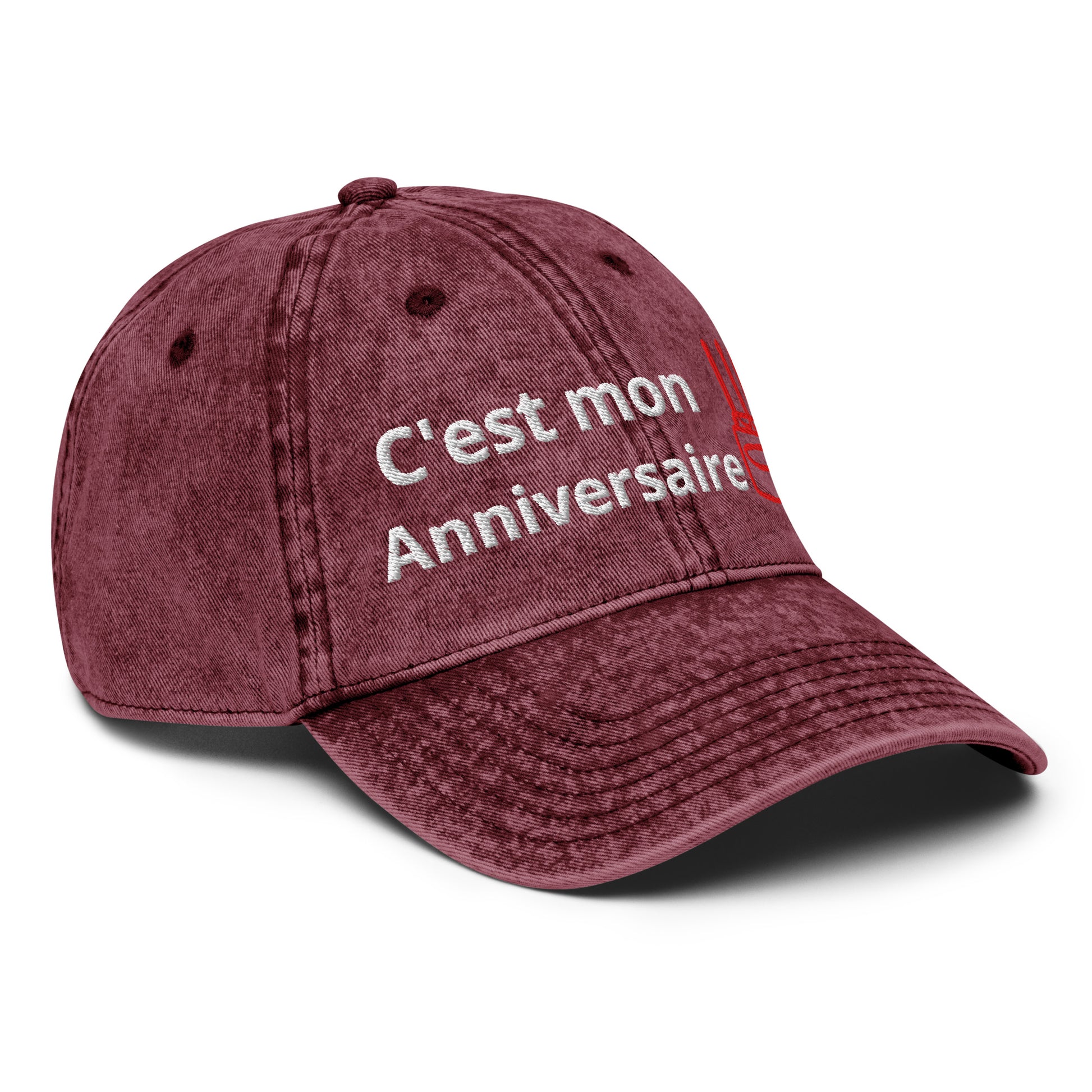 Casquette Baseball, brodée « C'est mon anniversaire », en Bordeaux, vue de trois quarts, image 20